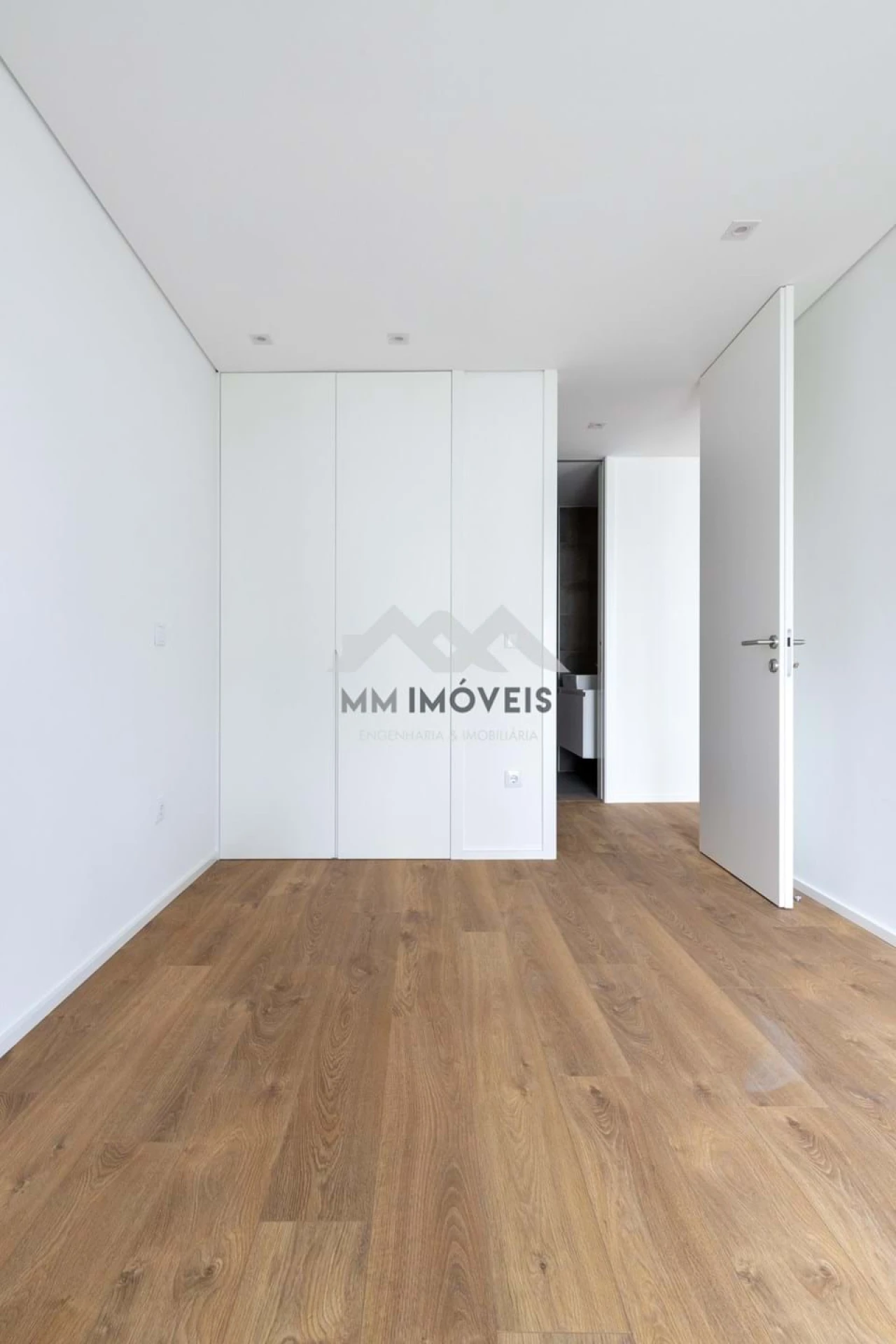 Apartamento T1 para Arrendamento em Paranhos Foto 11