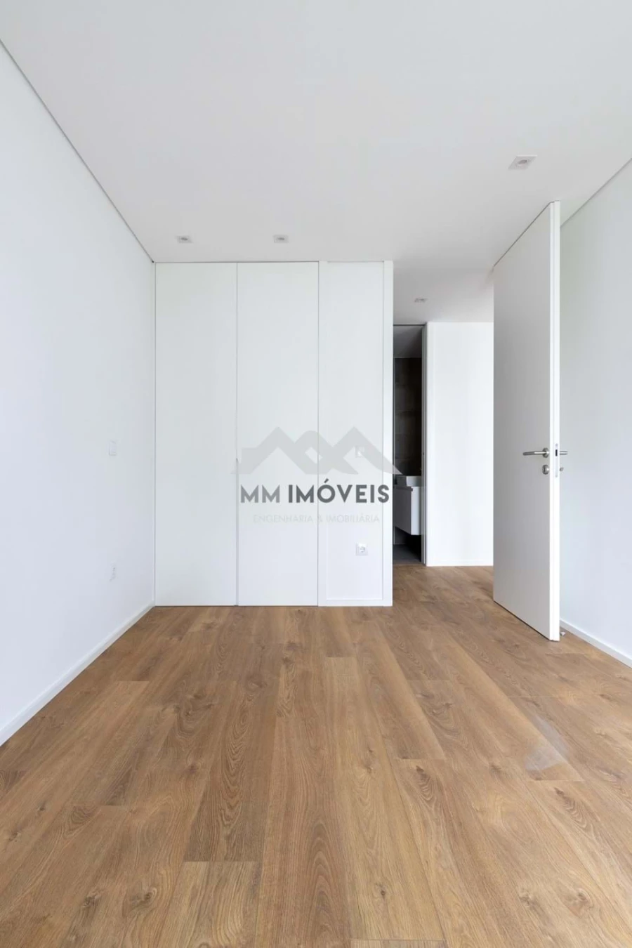 Apartamento T1 para Arrendamento em Paranhos Foto 11