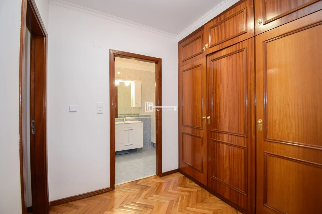 Apartamento T2 para Arrendamento em Agualva e Mira-Sintra Foto 11