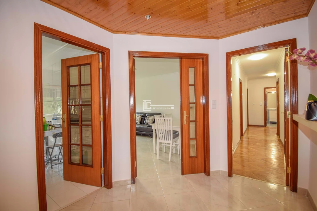 Apartamento T2 para Arrendamento em Agualva e Mira-Sintra Foto 1