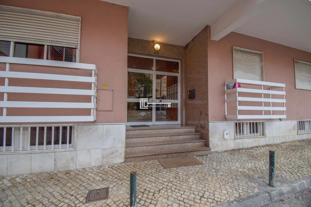 Apartamento T2 para Arrendamento em Agualva e Mira-Sintra Foto 25