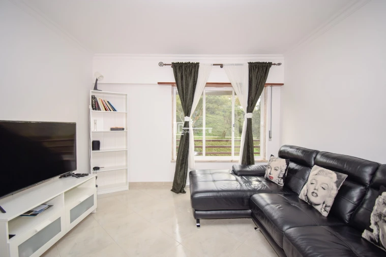 Apartamento T2 para Arrendamento em Agualva e Mira-Sintra Foto 5