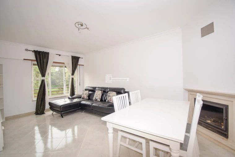 Apartamento T2 para Arrendamento em Agualva e Mira-Sintra Foto 3