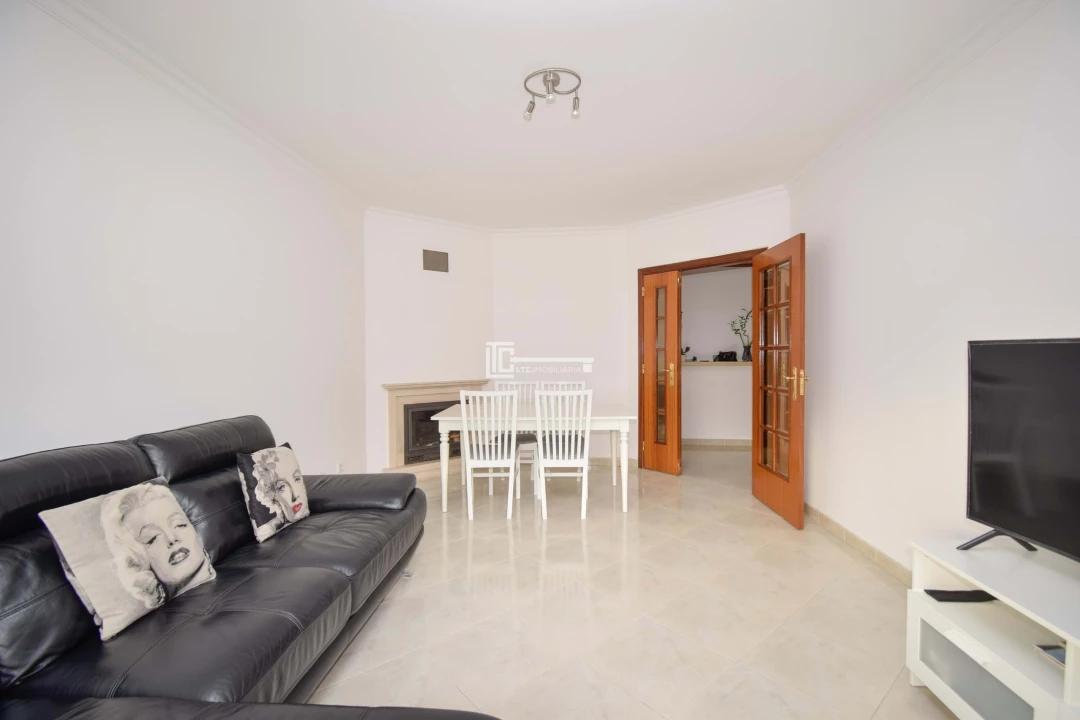 Apartamento T2 para Arrendamento em Agualva e Mira-Sintra Foto 8