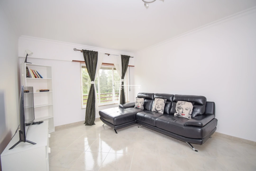 Apartamento T2 para Arrendamento em Agualva e Mira-Sintra Foto 4
