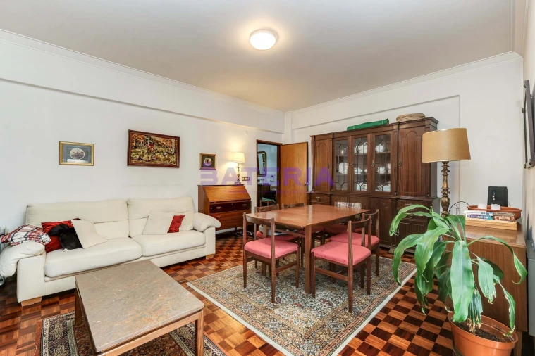 Apartamento T3 para Venda em Algés, Linda-A-Velha e Cruz Quebrada-Dafundo Foto 2