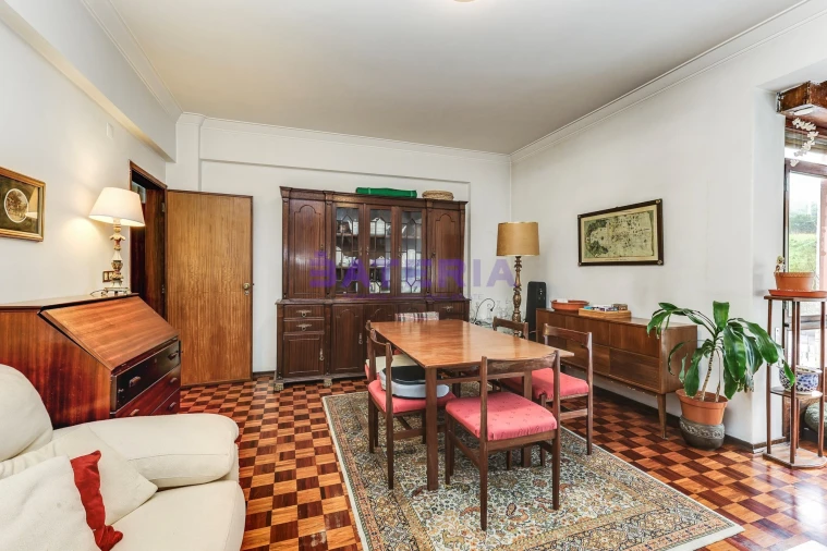 Apartamento T3 para Venda em Algés, Linda-A-Velha e Cruz Quebrada-Dafundo Foto 4