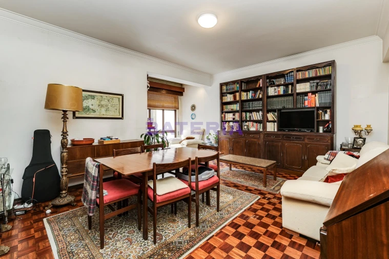 Apartamento T3 para Venda em Algés, Linda-A-Velha e Cruz Quebrada-Dafundo Foto 3