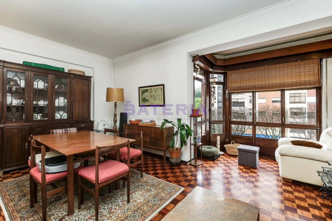 Apartamento T3 para Venda em Algés, Linda-A-Velha e Cruz Quebrada-Dafundo Foto 1