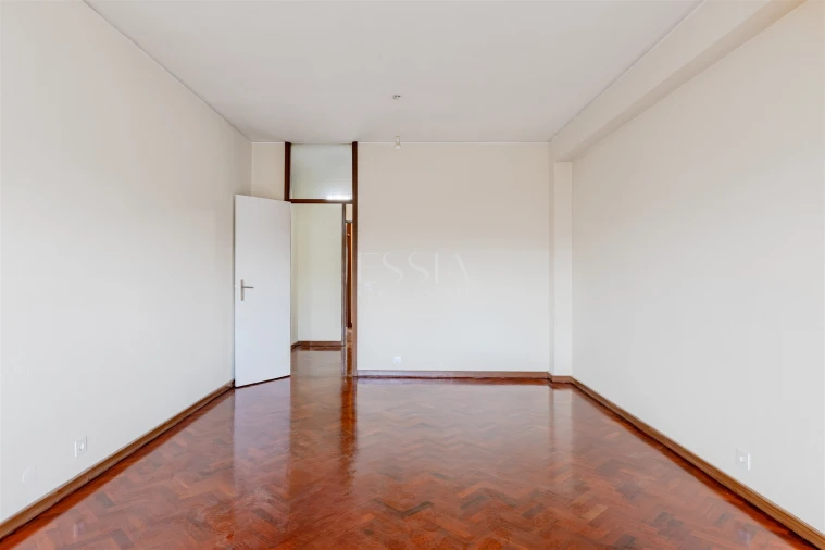 Apartamento T3 para Venda em Bonfim Foto 4