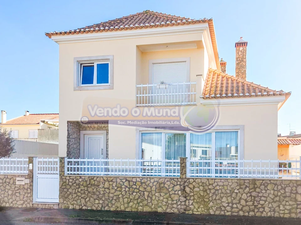 Moradia T4 para Venda em Salvaterra de Magos e Foros de Salvaterra Foto 1