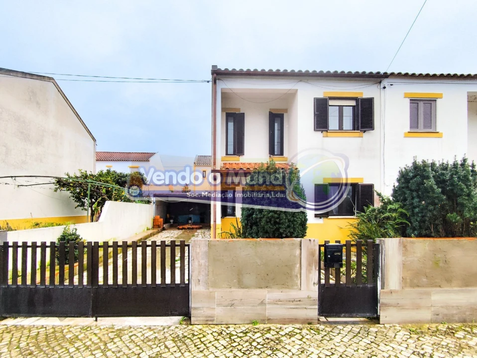 Moradia T2 para Venda em Salvaterra de Magos e Foros de Salvaterra Foto 1