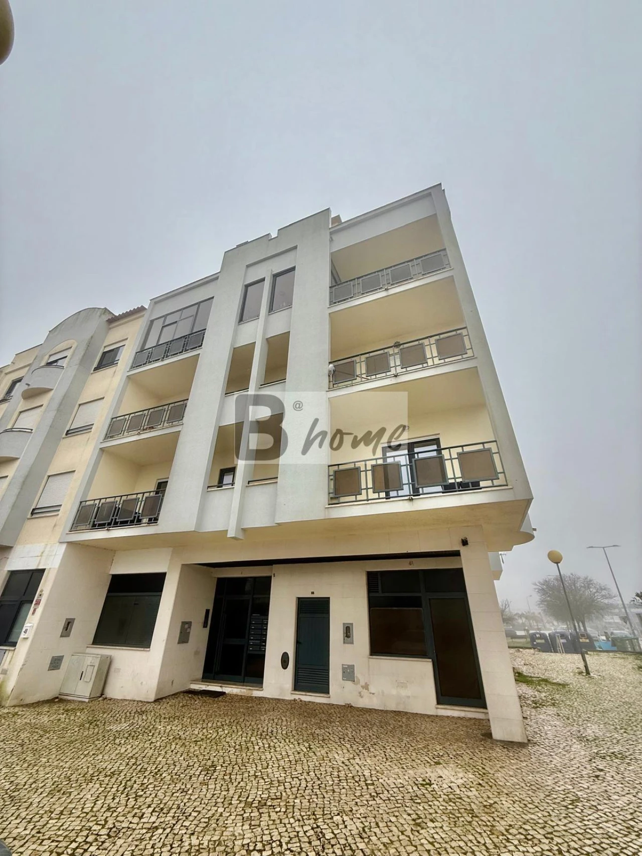 Apartamento T1 para Venda em Charneca de Caparica e Sobreda Foto 2