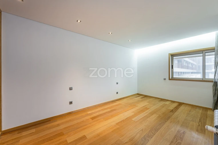 Apartamento T1 para Arrendamento em Grijó e Sermonde Foto 16