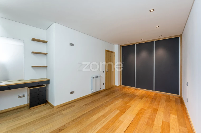 Apartamento T1 para Arrendamento em Grijó e Sermonde Foto 1