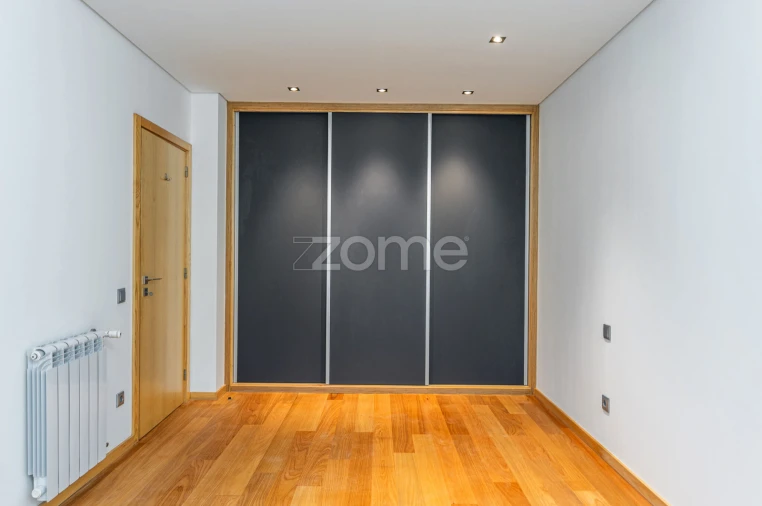 Apartamento T1 para Arrendamento em Grijó e Sermonde Foto 21