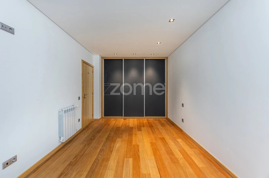 Apartamento T1 para Arrendamento em Grijó e Sermonde Foto 20