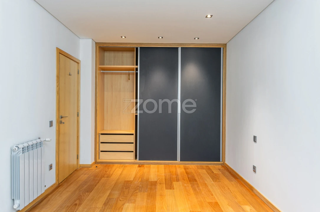 Apartamento T1 para Arrendamento em Grijó e Sermonde Foto 22