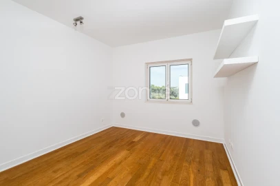 Apartamento T4 para Arrendamento em Cascais e Estoril
