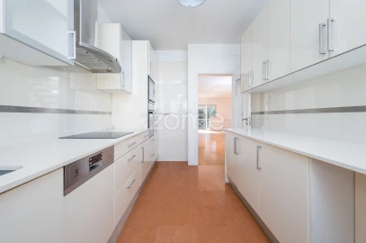 Apartamento T4 para Arrendamento em Cascais e Estoril