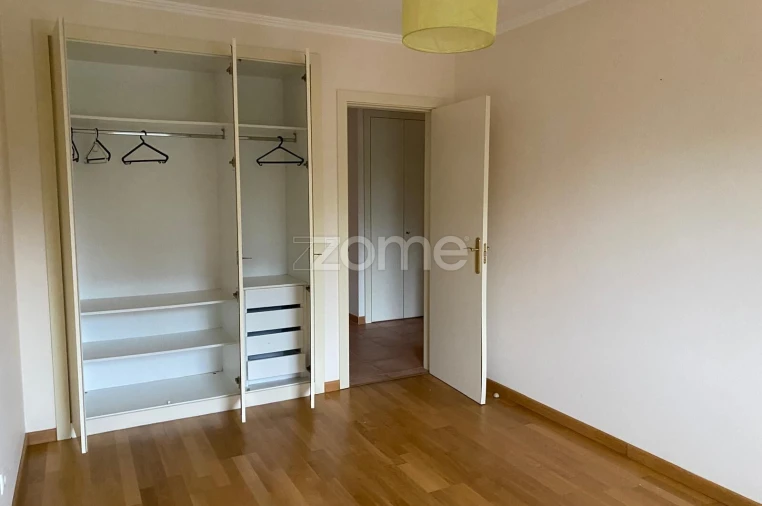 Apartamento T2 para Arrendamento em Charneca de Caparica e Sobreda Foto 8