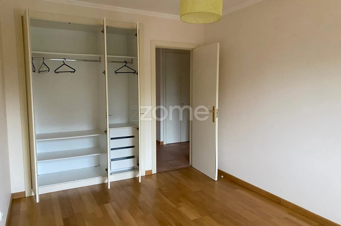 Apartamento T2 para Arrendamento em Charneca de Caparica e Sobreda Foto 8