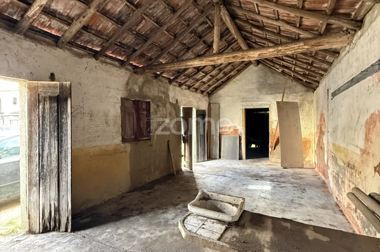 Moradia T1 para Venda em Casal Comba Foto 10