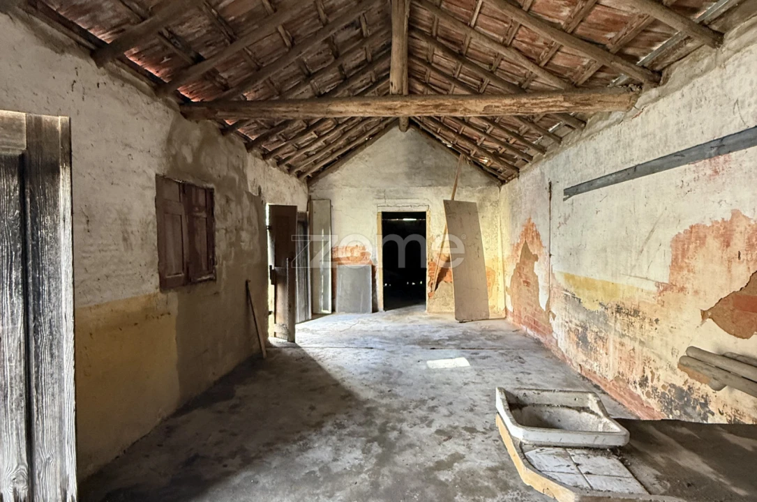 Moradia T1 para Venda em Casal Comba Foto 1