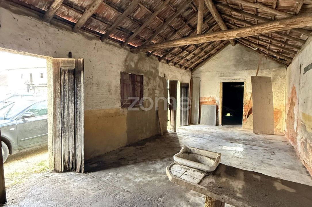 Moradia T1 para Venda em Casal Comba Foto 4