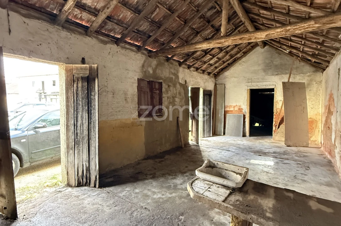 Moradia T1 para Venda em Casal Comba Foto 9