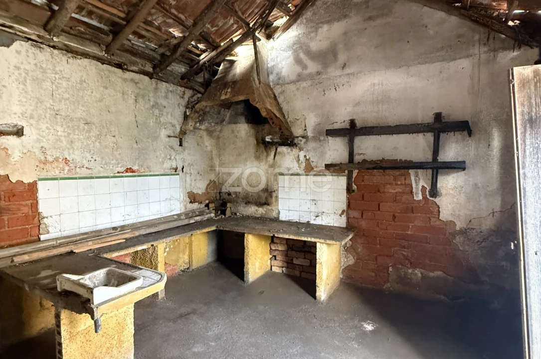 Moradia T1 para Venda em Casal Comba Foto 5