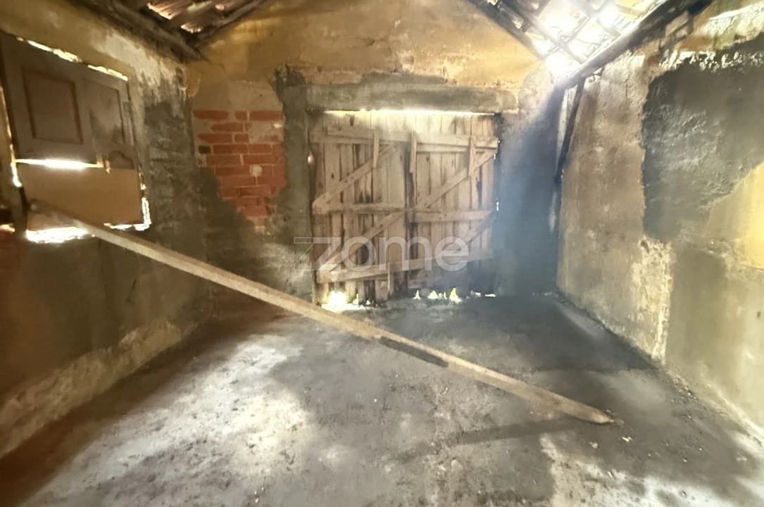 Moradia T1 para Venda em Casal Comba Foto 8