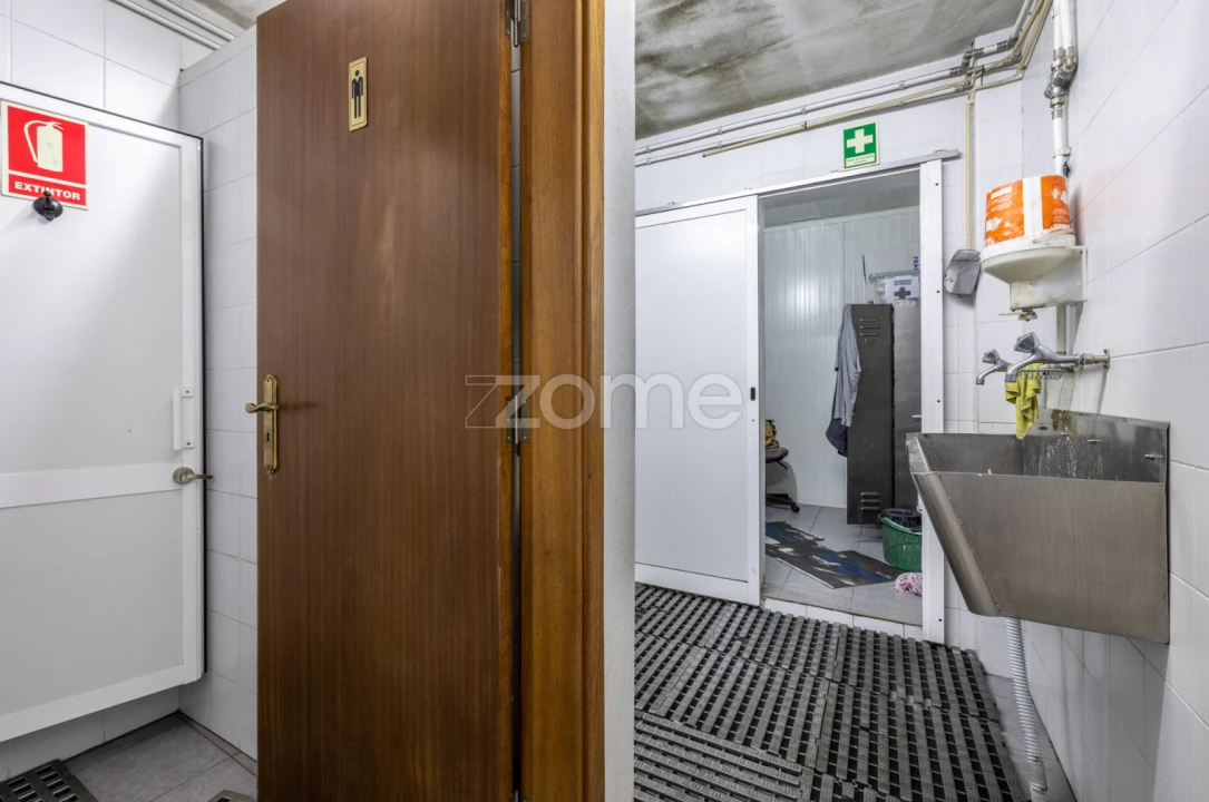 Terreno Comércio / Armazém para Venda em Marinha Grande Foto 24