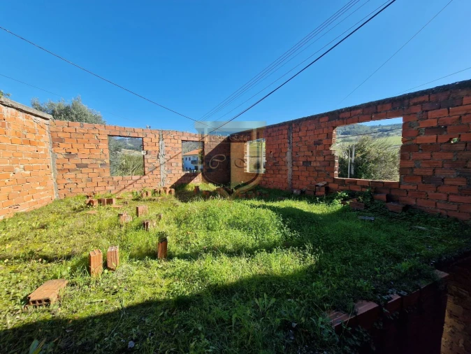 Moradia T3 para Venda em Santa Maria, São Pedro e Matacães Foto 7