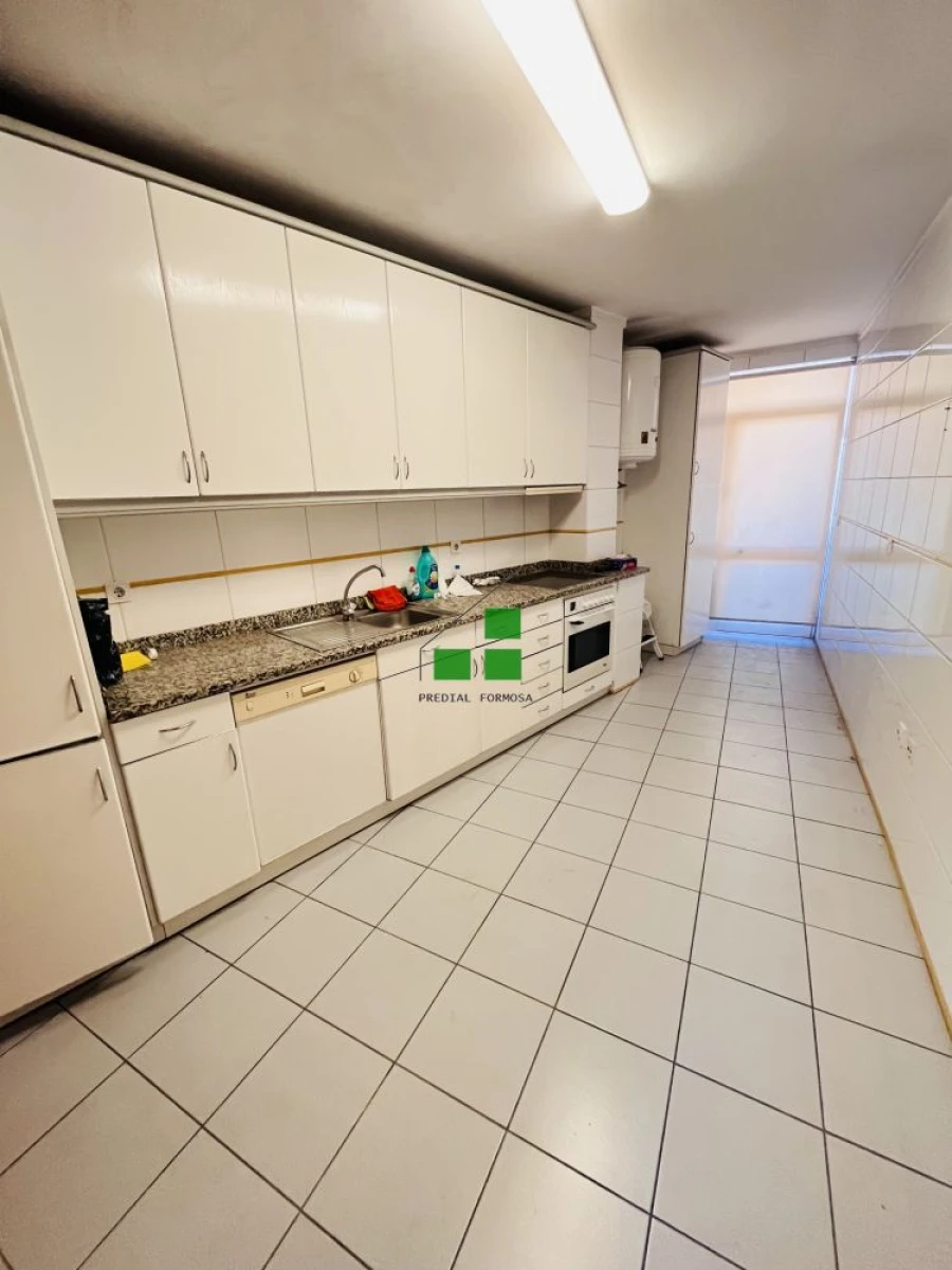 Apartamento T3 para Venda em Cedofeita, Santo Ildefonso, Sé, Miragaia, São Nicolau e Vitória Foto 5