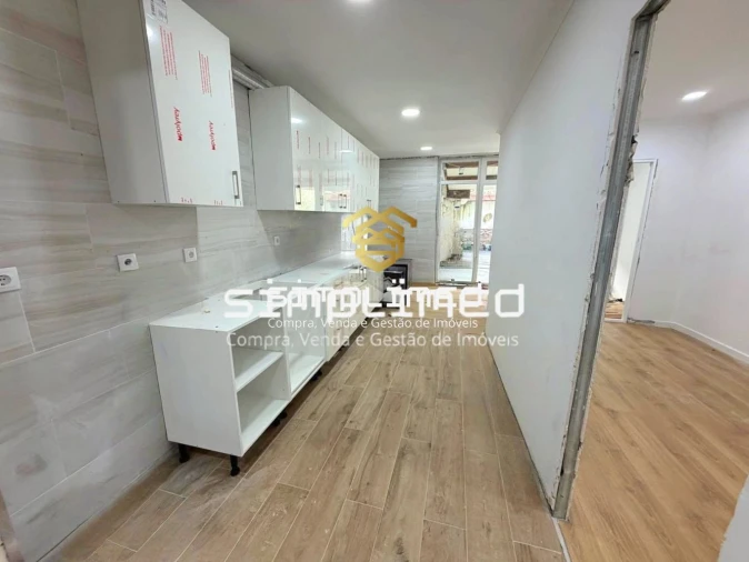 Apartamento T3 para Venda em Baixa da Banheira e Vale da Amoreira Foto 4