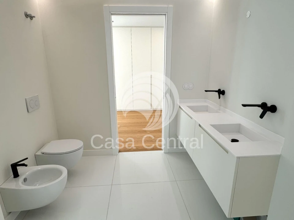 Moradia T4 para Venda em Alcabideche Foto 21