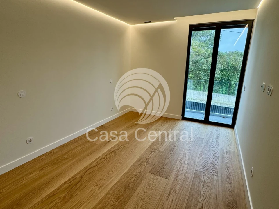 Moradia T4 para Venda em Alcabideche Foto 31