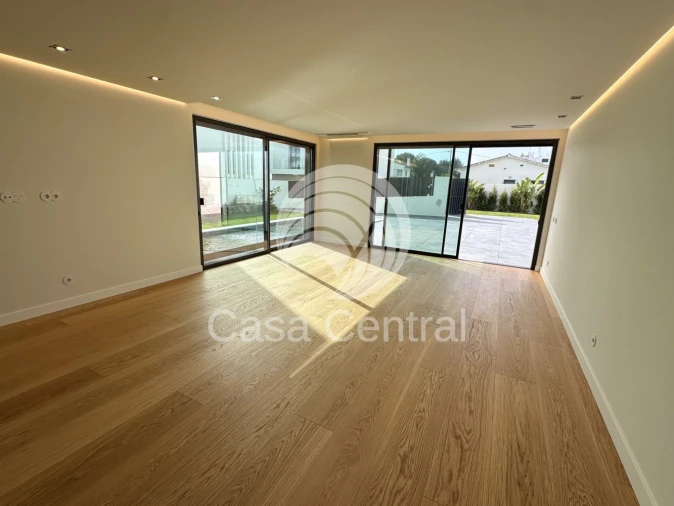 Moradia T4 para Venda em Alcabideche Foto 5