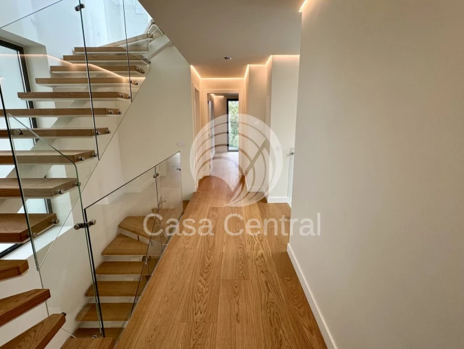 Moradia T4 para Venda em Alcabideche Foto 33