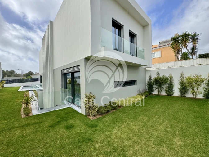 Moradia T4 para Venda em Alcabideche Foto 2