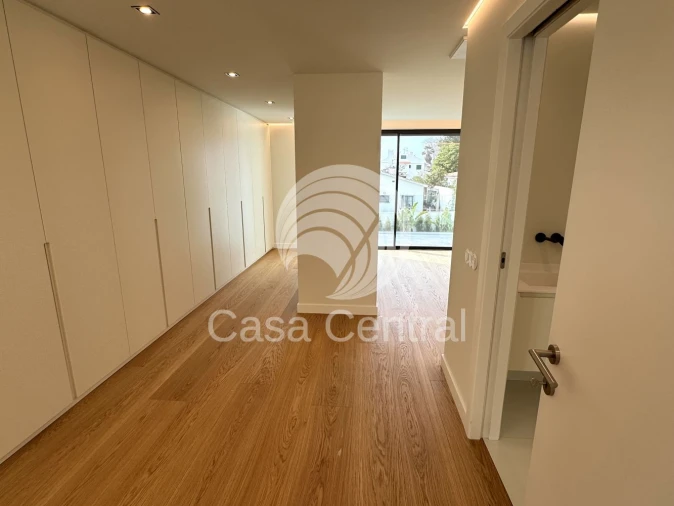 Moradia T4 para Venda em Alcabideche Foto 16