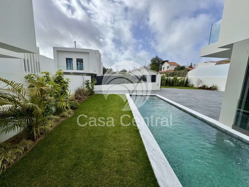 Moradia T4 para Venda em Alcabideche Foto 1