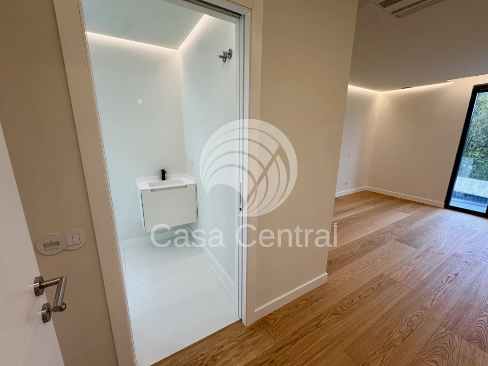 Moradia T4 para Venda em Alcabideche Foto 28