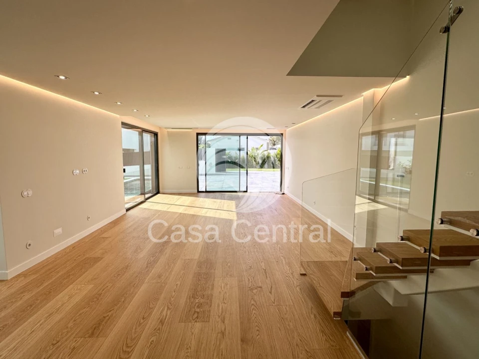 Moradia T4 para Venda em Alcabideche Foto 4