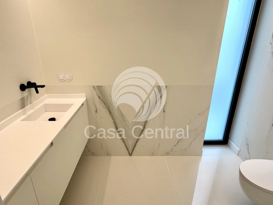 Moradia T4 para Venda em Alcabideche Foto 14