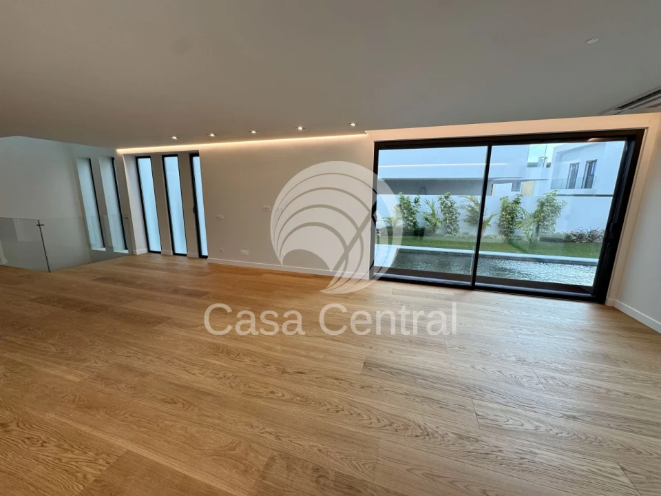 Moradia T4 para Venda em Alcabideche Foto 6