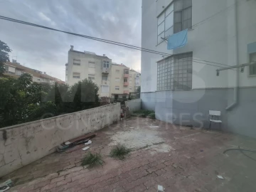 Apartamento T2 para Venda em Póvoa de Santo Adrião e Olival Basto