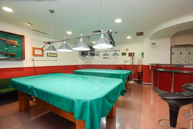 Loja para Arrendamento em Santo António Foto 18