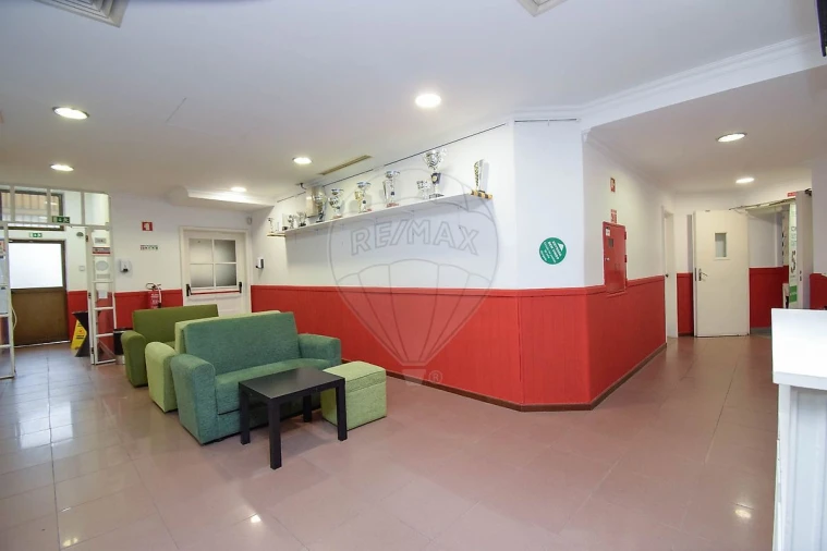 Loja para Arrendamento em Santo António Foto 16